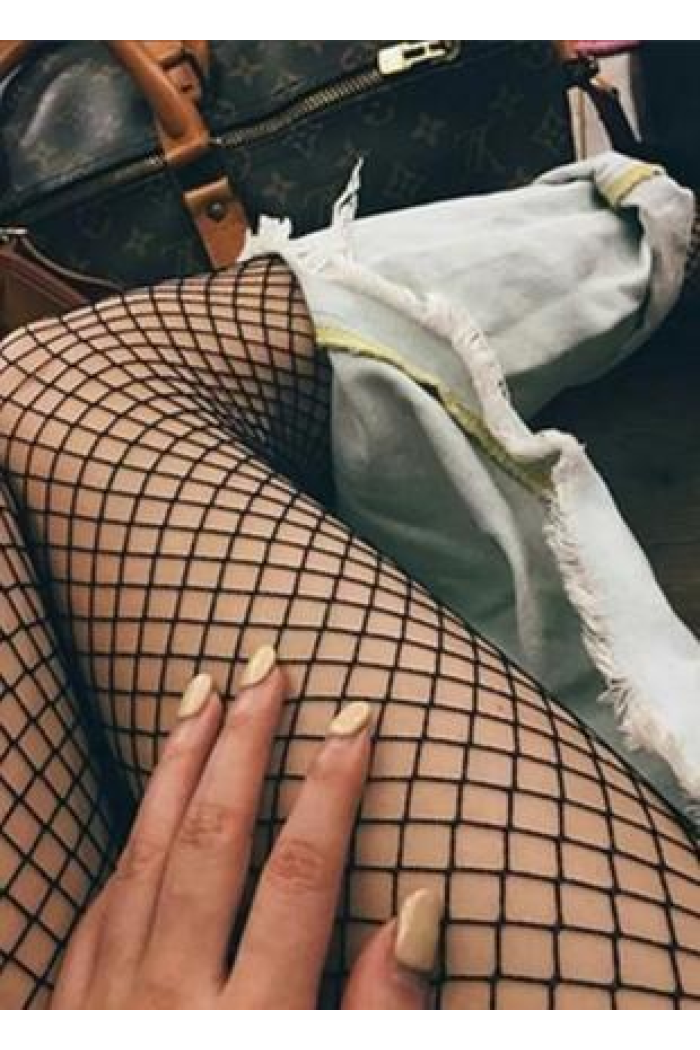 Женские колготки в среднюю сеточку  Черного цвета Универсальные колготы Белье женское сетка